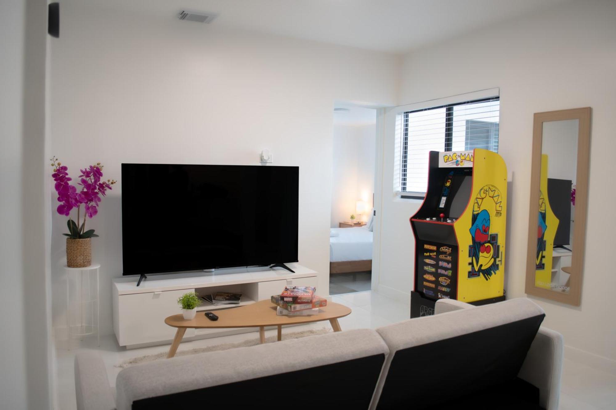 Roads - Ideal In - King - Bed Parking - Near Airport, Brickell, Coconut Grove, Little Havana, Wynwood & Calle 8 Apartment Miami