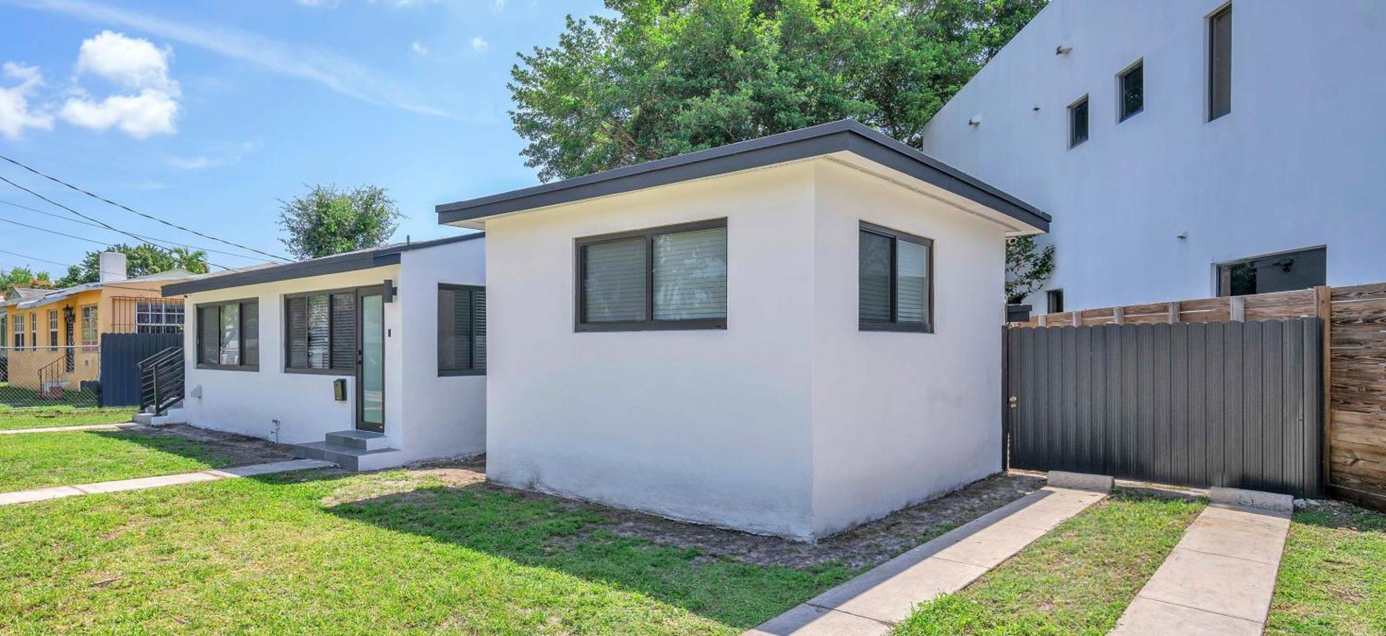 Roads - Ideal In - King - Bed Parking - Near Airport, Brickell, Coconut Grove, Little Havana, Wynwood & Calle 8 * Miami
