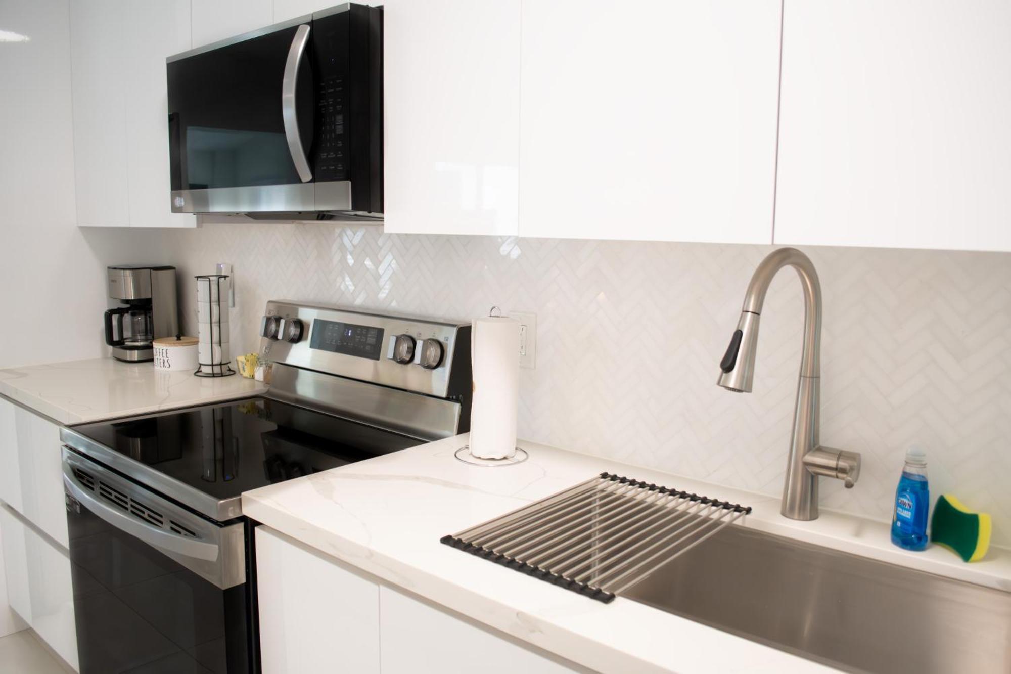 Roads - Ideal In - King - Bed Parking - Near Airport, Brickell, Coconut Grove, Little Havana, Wynwood & Calle 8 Apartment Miami